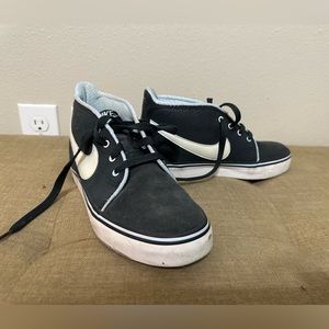 Lightly worn women’s Nikes